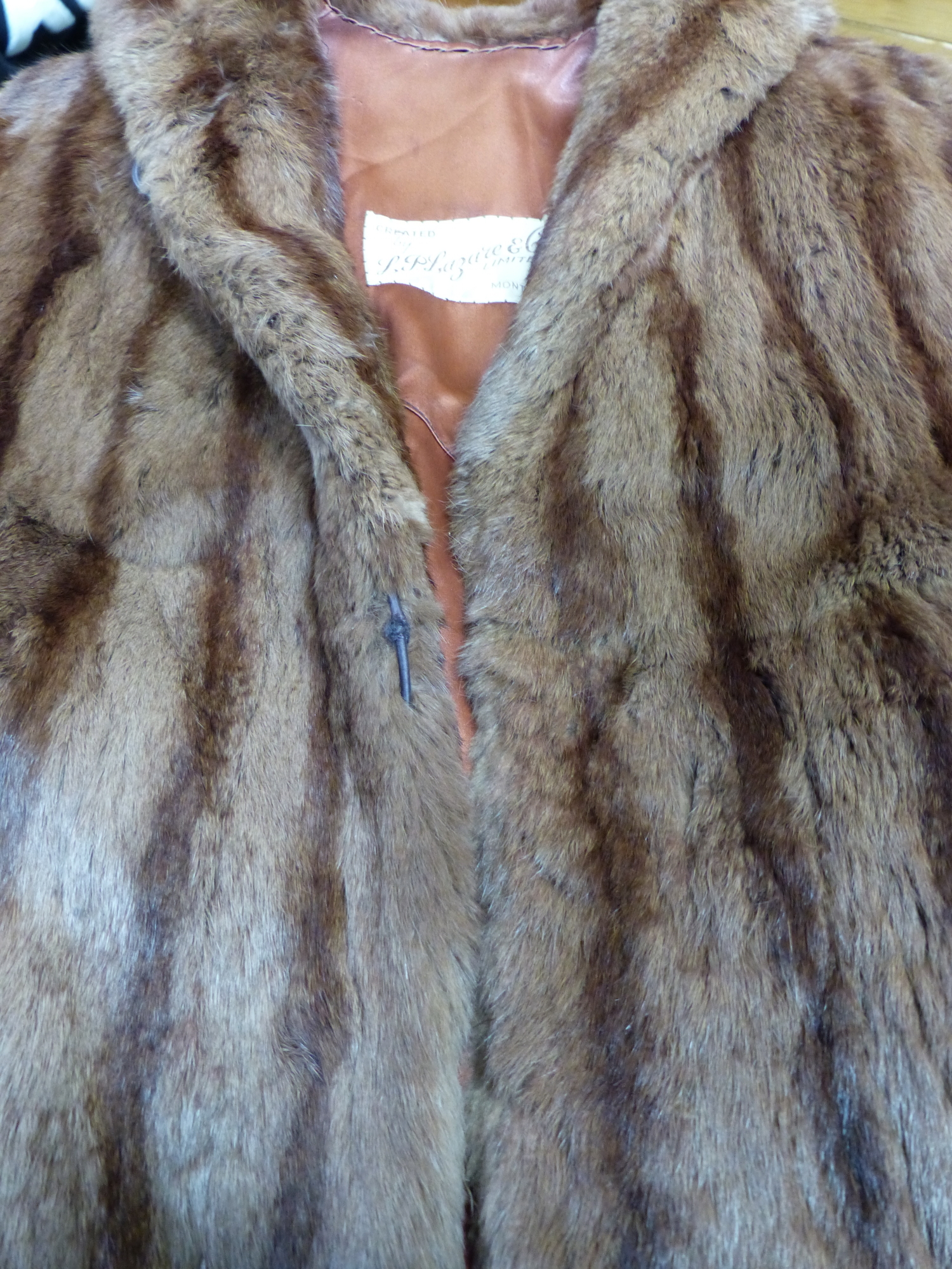 COAT. CREATED BY L.P. LAZARE & CO LIMITED MONTREAL. SHOULDER TO CUFF 58cm. SHOULDER TO HEM 74cm. PIT - Image 12 of 13