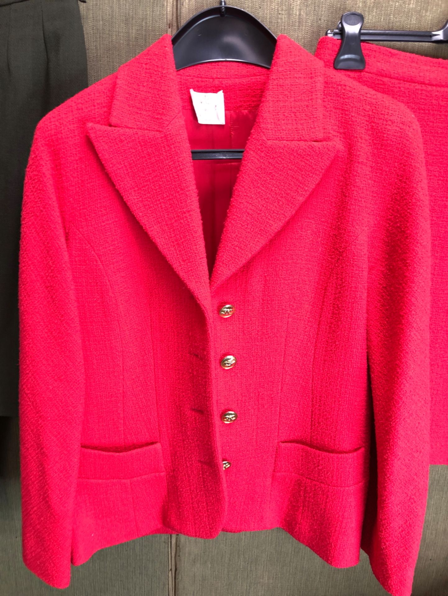 TWO LADIES SKIRT AND BLAZER SUITS TO INCLUDE, A FOREST GREEN AKRIS CLUB SIZE US 8 AND A RED FRENCH - Image 5 of 6