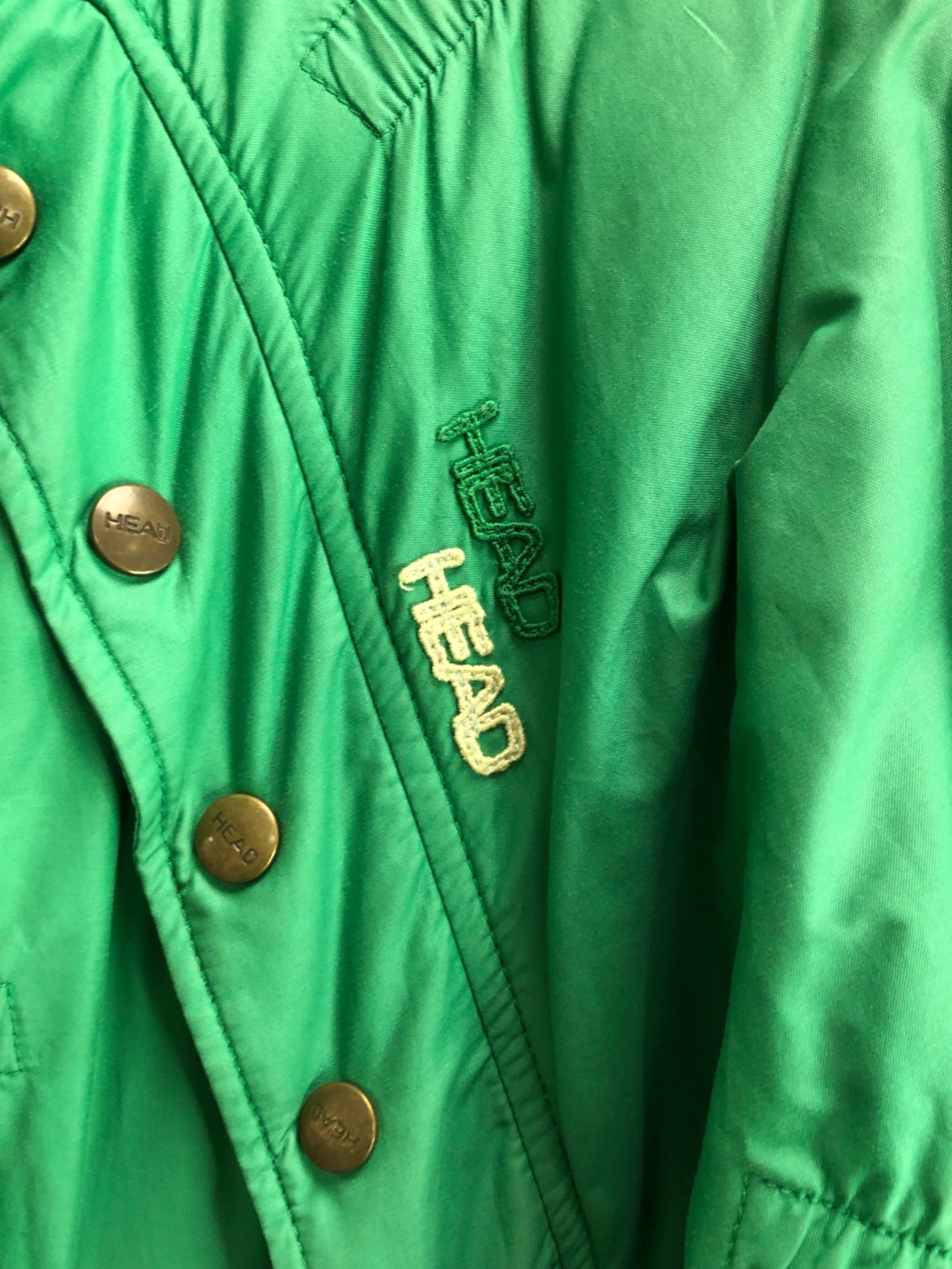 SKI WEAR. A HEAD BRANDED GREEN SKI SUIT, SIZE 38R, ELLESSE TROUSERS AND MATCHING TOP FRENCH SIZE - Image 22 of 22