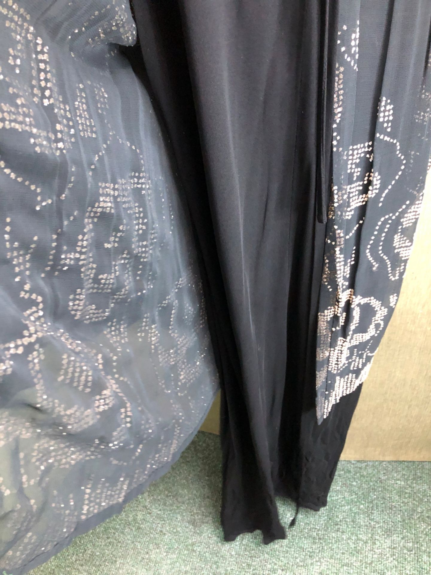 A PAIR OF WIDE LEGGED BLACK TROUSERS BY MARIO BORSATO COUTURE SIZE 44 AND A BLACK MARIO BORSATO - Image 7 of 25