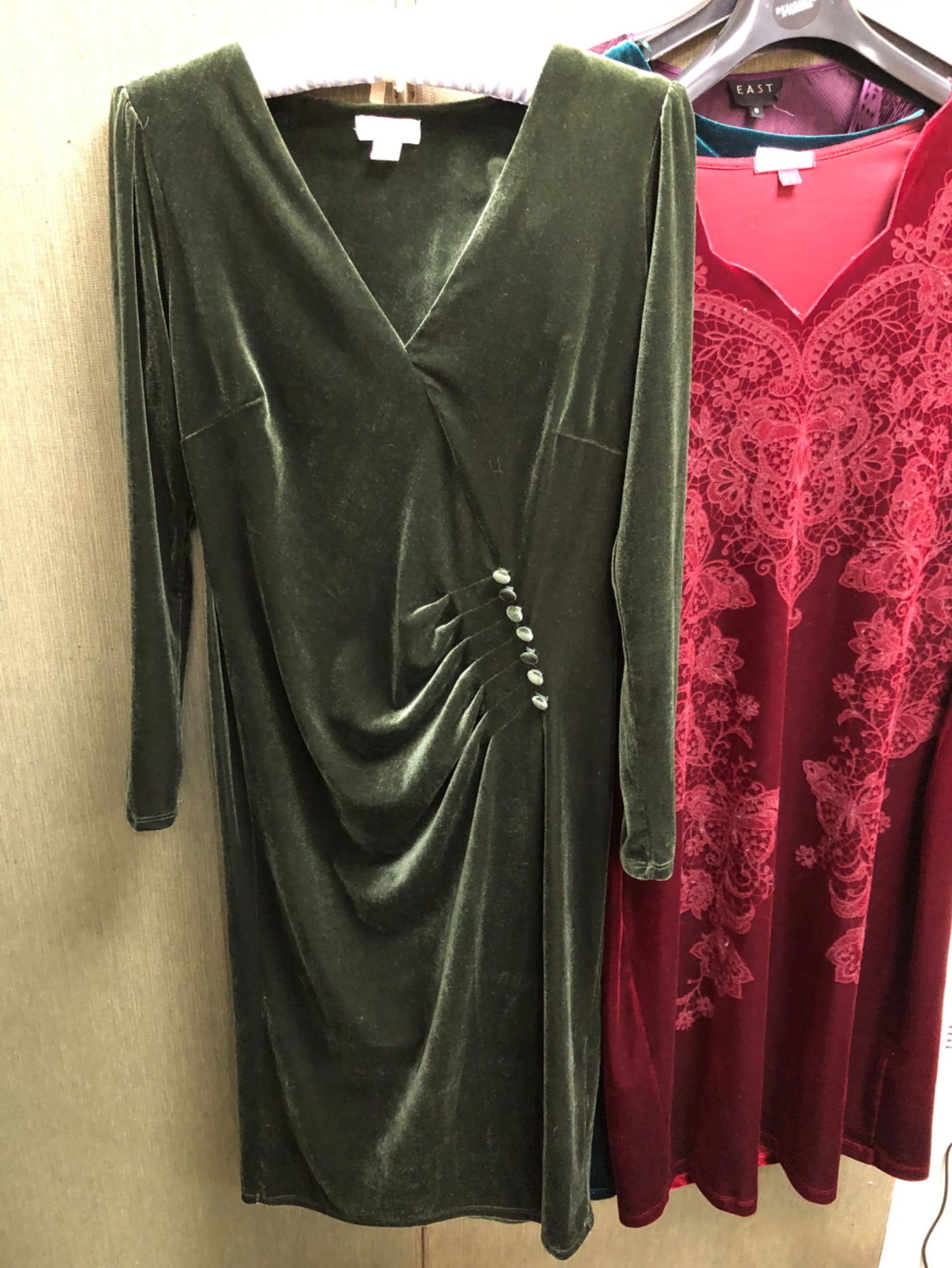 A BOTTLE GREEN VELVET MONSOON DRESS SIZE 12, TOGETHER WITH A JOE BROWNS LONG SLEEVE RED DRESS SIZE - Image 10 of 11