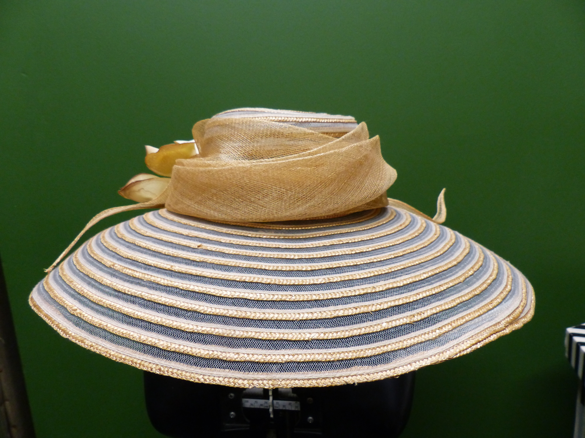 HATS. THREE LADIES HATS. WHITELEY MADE IN ENGLAND AND TWO OTHERS. - Image 5 of 12