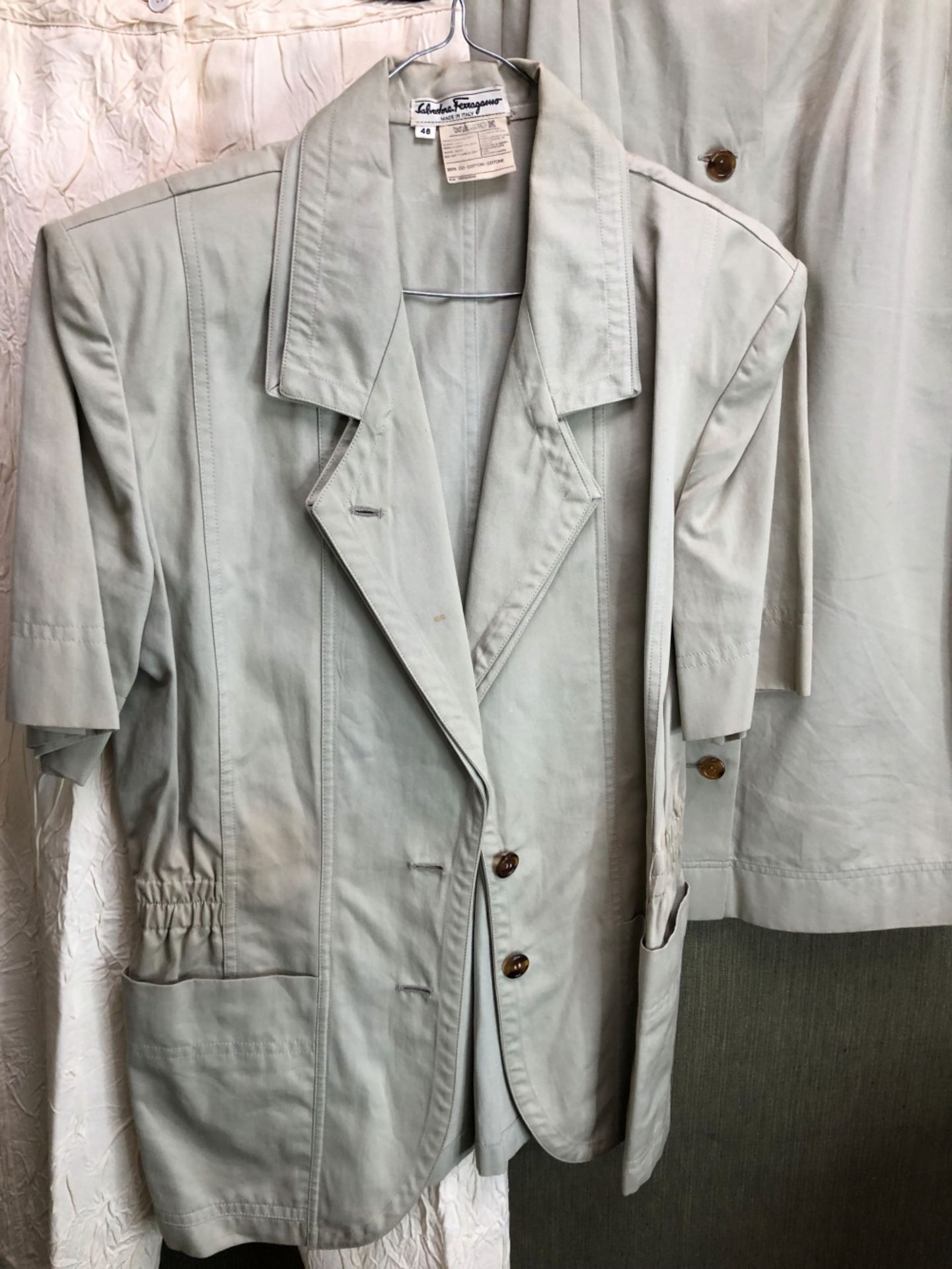 AN ISTANTE ITALY CREAM TROUSER SUIT SIZE 44, TOGETHER WITH A 100% COTTON SALVATORE FERRAGAMO - Image 2 of 13