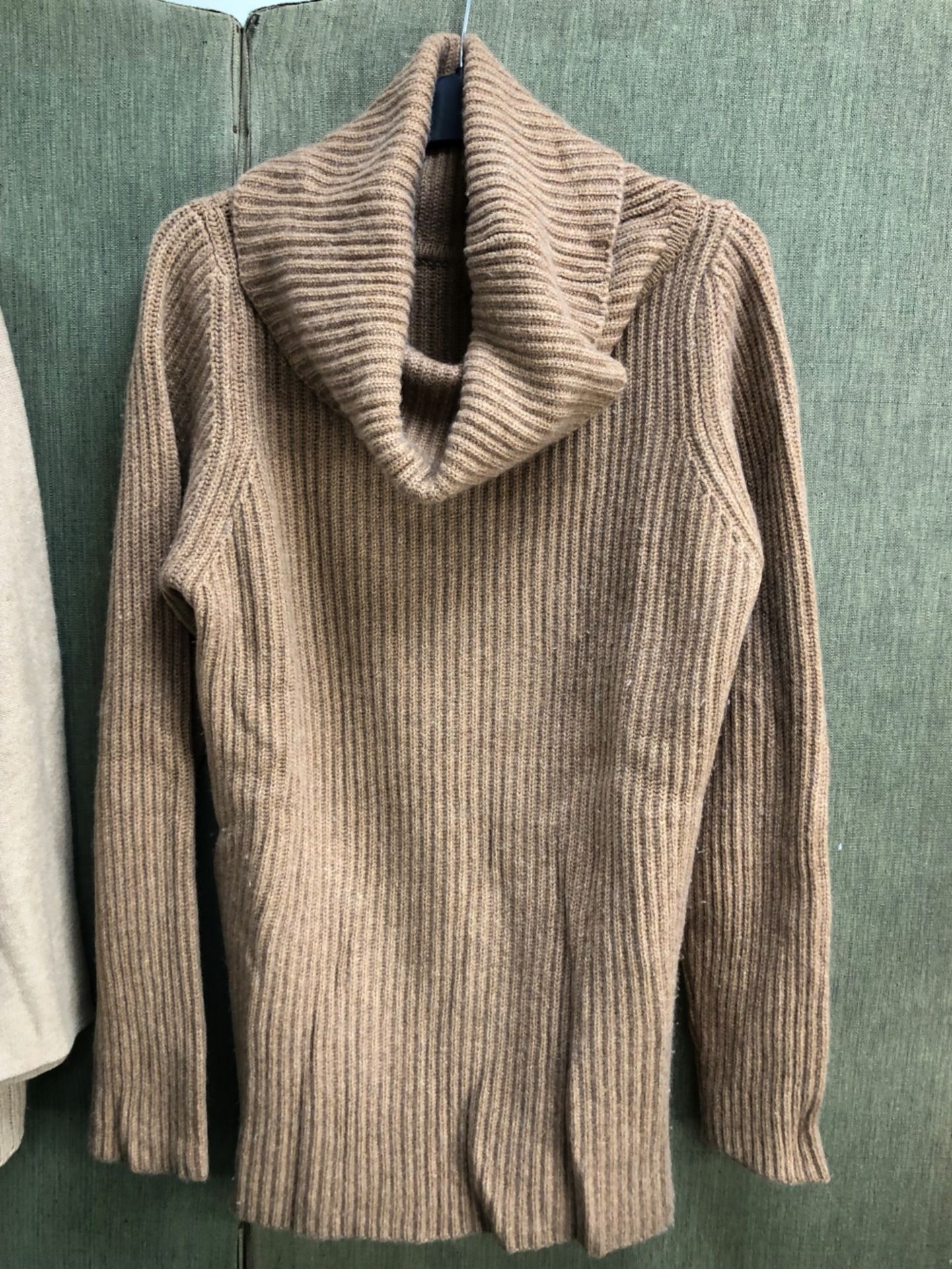A JOHNSTONS CASHMERE 44" CABLE KNIT CARDIGAN, A KNITTED CARDIGAN WITH NECK TIE, A TSE CASHMERE - Image 10 of 16