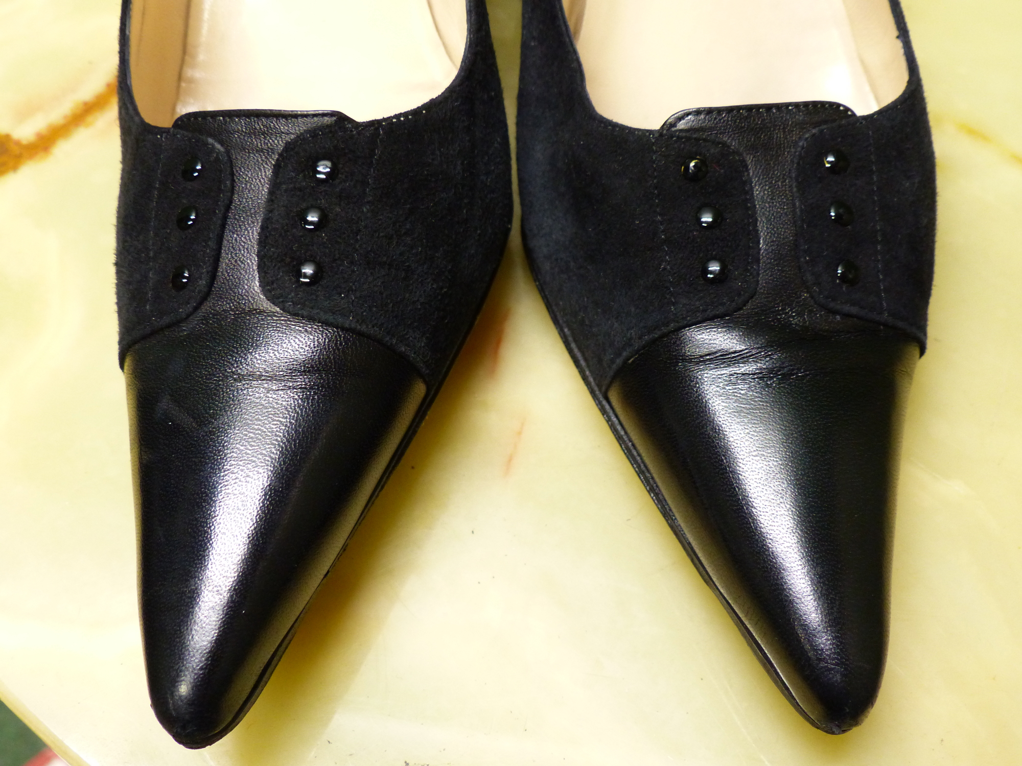 SHOES. THREE PAIR OF JOSEPH AZAGURY LONDON. SUEDE BROWN FLATS EUR SIZE 39. BLACK LEATHER AND SUEDE - Image 10 of 15