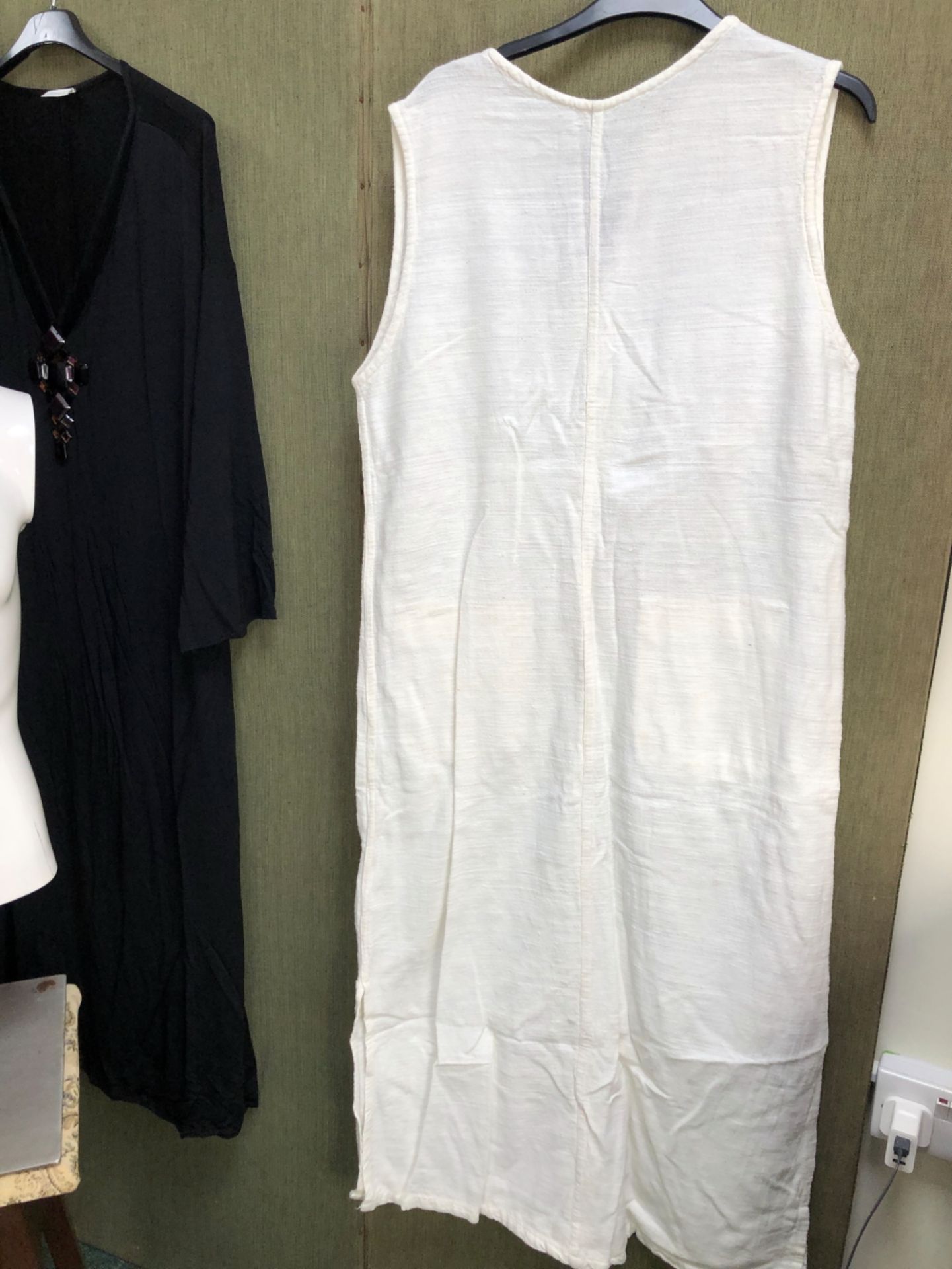 A GOTTEX BLACK AND WHITE CHECK LONG SLEEVED SHEER DRESS SIZE SMALL AND A LA PERLA SIZE 44 BLACK - Image 17 of 25