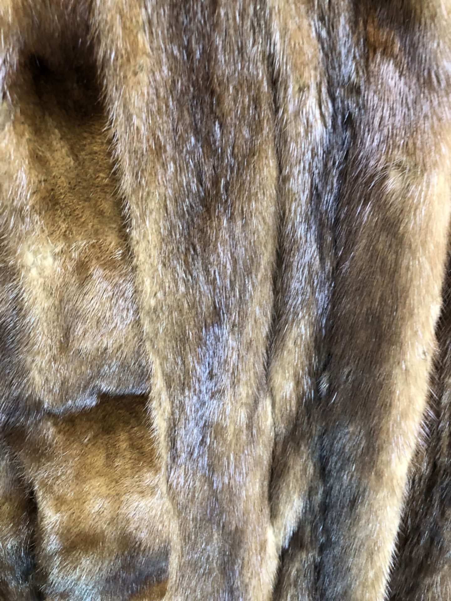 A PHILIP HOCKLEY MAYFAIR BROWN FUR JACKET. PIT TO PIT 52cm, SHOULDER TO HEM 83cm SHOULDER TO CUFF - Image 2 of 10