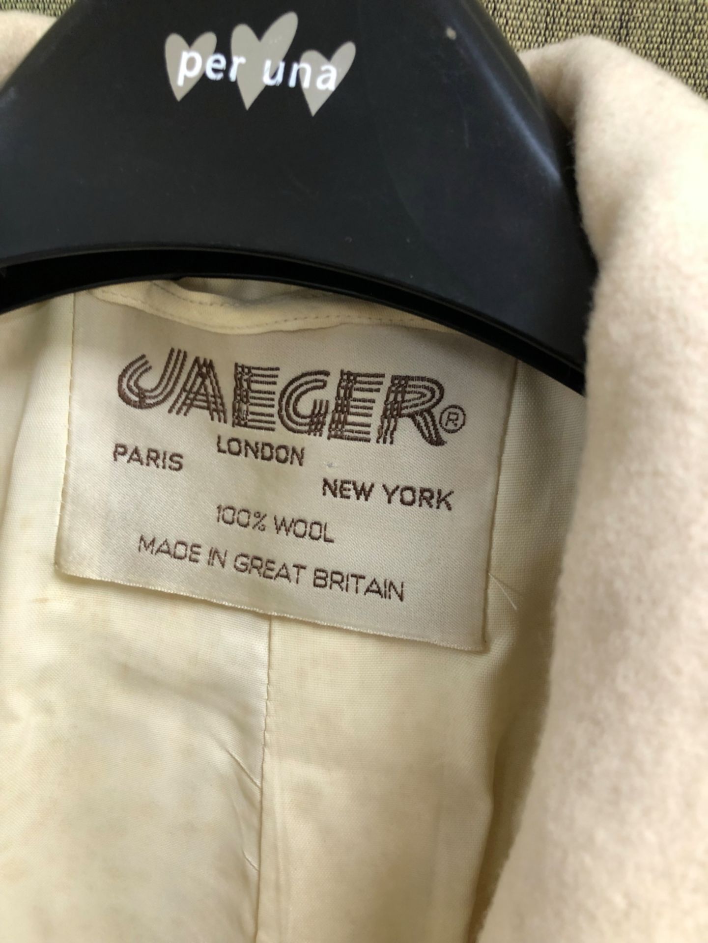 COAT. A JAEGER 100% WOOL LONG CREAM COAT, PIT TO PIT 50cms, SHOULDER TO HEM 114cms, SHOULDER TO CUFF - Image 2 of 13