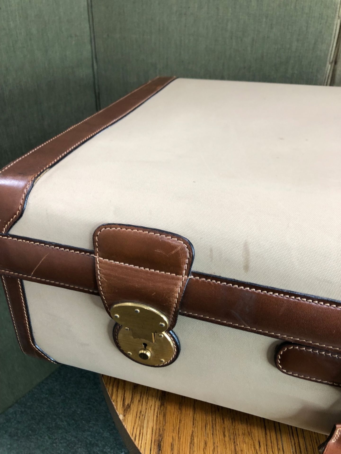 HARRODS VINTAGE MONOGRAM TAN AND BROWN SUITCASE AND TRAVEL BAG(2) - Image 14 of 33