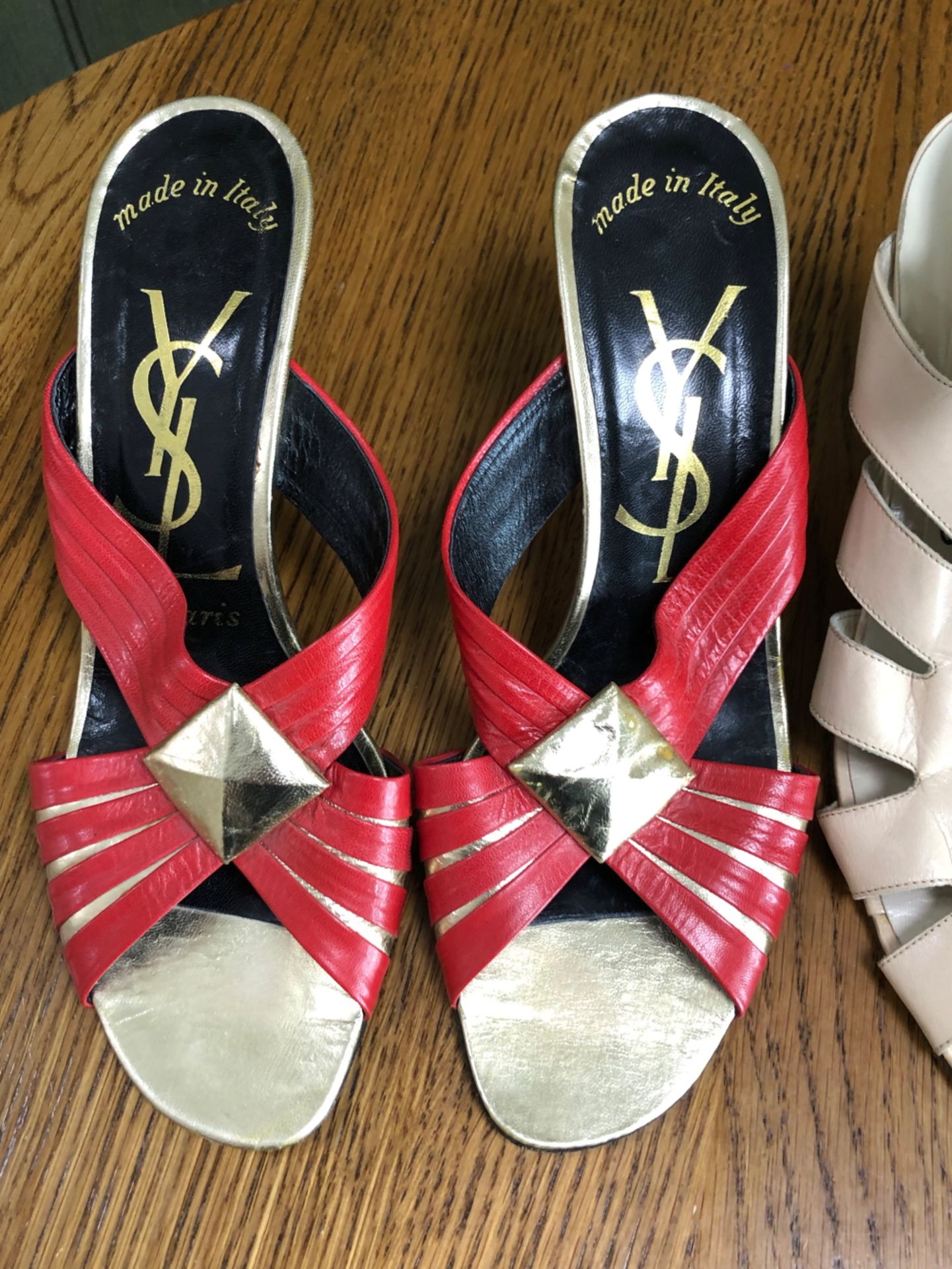 SHOES: A PAIR OF YSL RED AND GOLD HIGH HEELED SANDALS EU SIZE 37.5 TOGETHER WITH A PAIR OF CREAM - Image 2 of 6