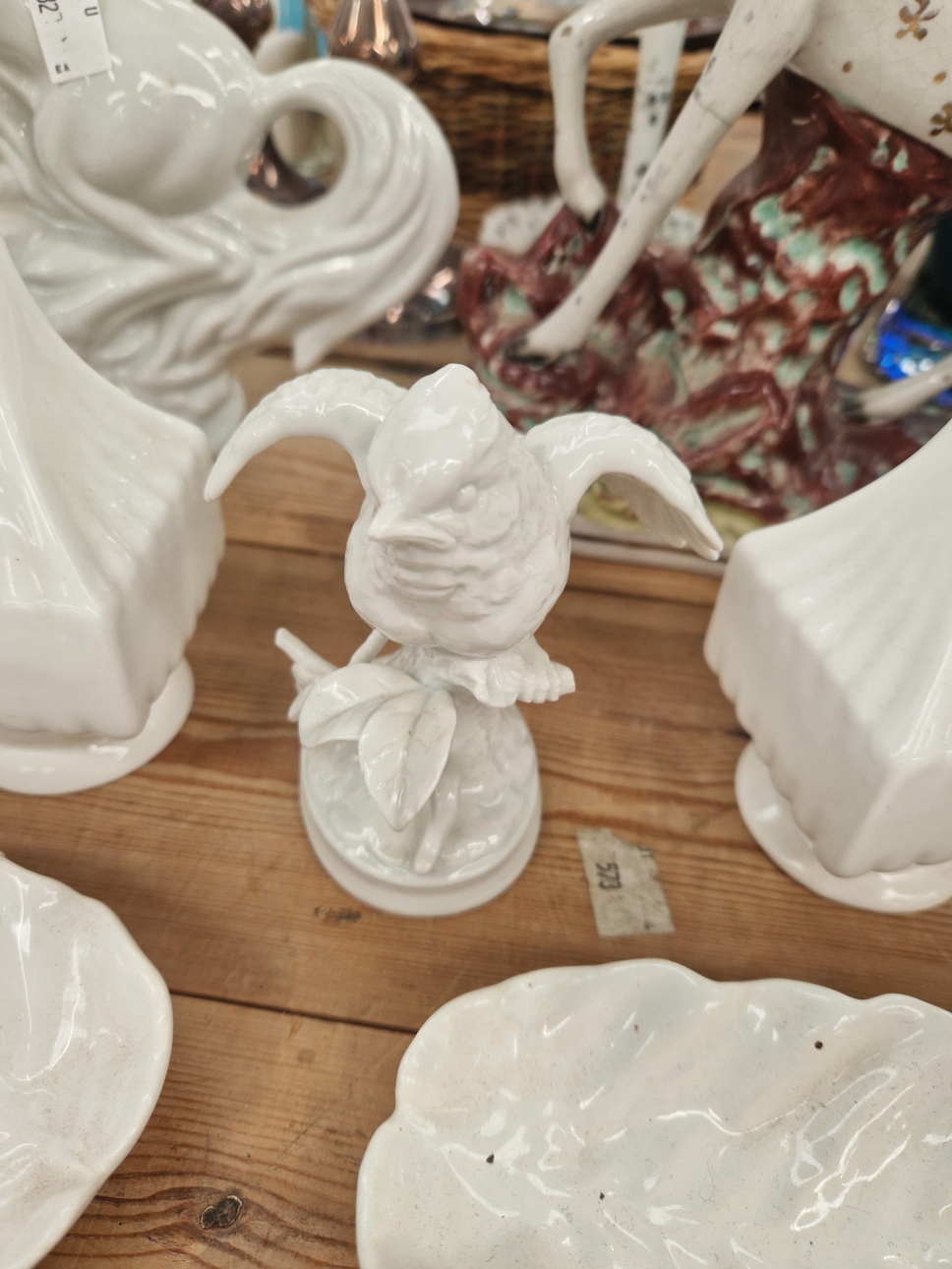 A QUANTITY OF WHITE GLAZED WARES AND FIGURES TOGETHER WITH STAFFORDSHIRE HORSES AND A FIGURE OF - Image 7 of 10