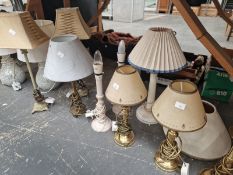 ELEVEN VARIOUS TABLE LAMPS AND SHADES