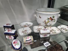 HEREND BIRD DECORATED PORCELAINS TOGETHER WITH FIVE PORCELAIN PILL BOXES