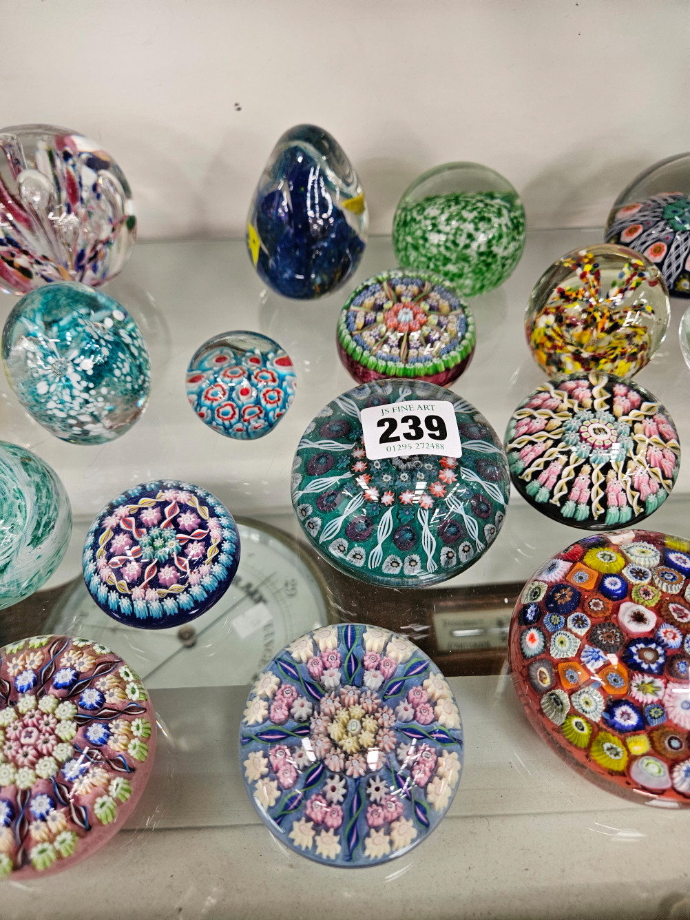 A COLLECTION OF MILLEFIORE AND OTHER GLASS PAPERWEIGHTS - Image 4 of 9