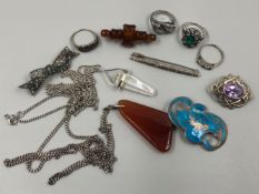 A COLLECTION OF VINTAGE SILVER AND CONTINENTAL SILVER STONE SET AND ENAMELLED JEWELLERY TO INCLUDE