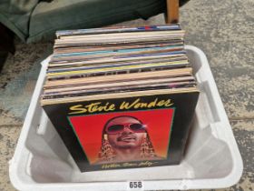 APPROXIMATELY 60 LP RECORDS, POP AND EASY LISTENING, STEVIE WONDER, PHIL COLLINS, WHITNEY HOUSTON,