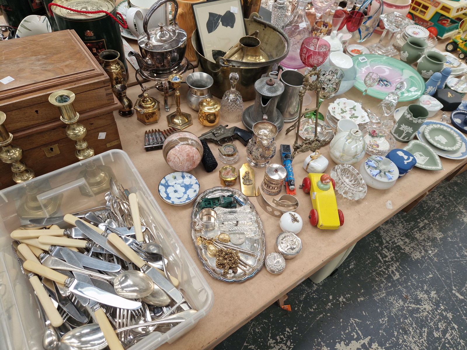 TWO WOODEN BOXES, A BRASS JAM PAN, STUDIO AND OTHER GLASS, ELECTROPLATE KETTLE, BURNER AND STAND,