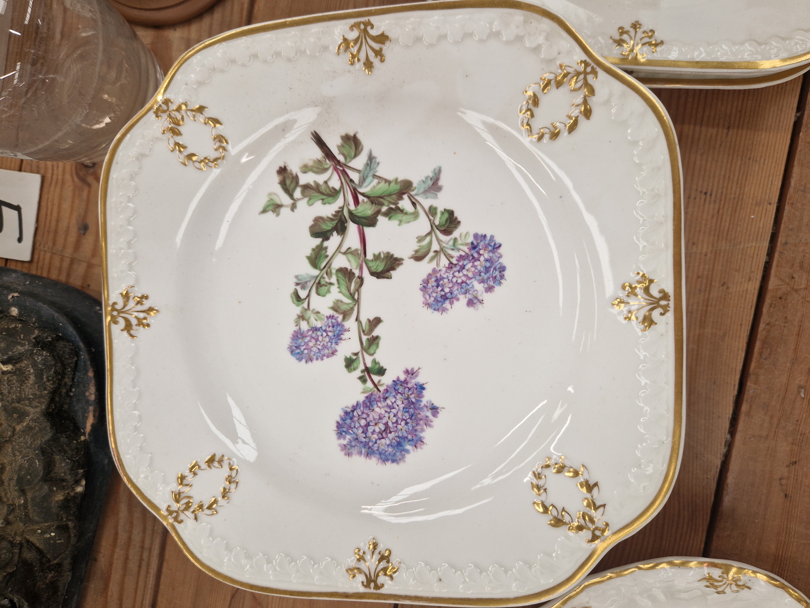 A FINE EARLY 19th C. PORCELAIN DESSERT SERVICE, HAND PAINTED WITH NAMED FLORAL BOTANICAL SPECIMENS - Image 24 of 58