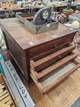 AN OAK FIVE DRAWER CHEST OF ENGINEERING TOOLS TOGETHER WITH A BOXED CLINOMETER