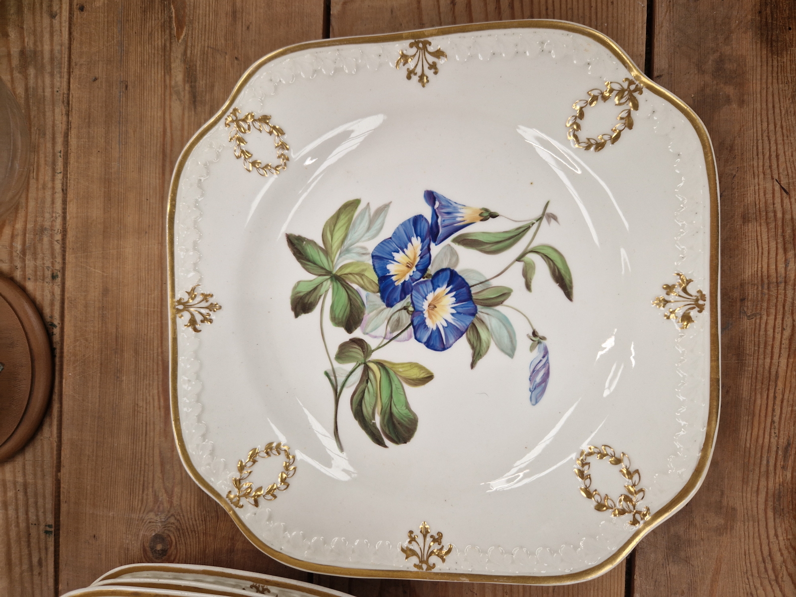 A FINE EARLY 19th C. PORCELAIN DESSERT SERVICE, HAND PAINTED WITH NAMED FLORAL BOTANICAL SPECIMENS - Image 21 of 58