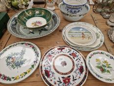 A WEDGWOOD SHALLOW BOWL, OTHER BOWLS, TWO WORCESTER CAKE STANDS AND VARIOUS PLATES
