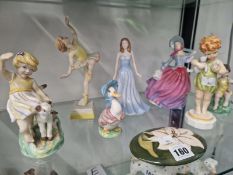 FOUR WORCESTER, TWO DOULTON AND A BESWICK FIGURE TOGETHER WITH A MOORCROFT BOX LID