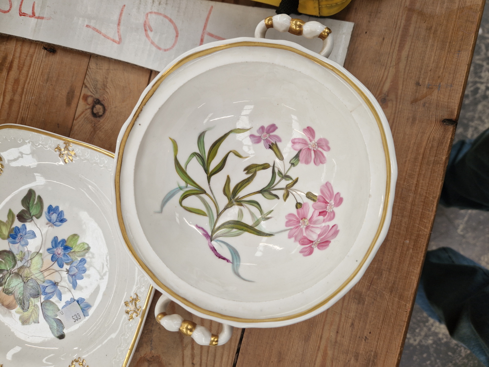 A FINE EARLY 19th C. PORCELAIN DESSERT SERVICE, HAND PAINTED WITH NAMED FLORAL BOTANICAL SPECIMENS - Image 32 of 58