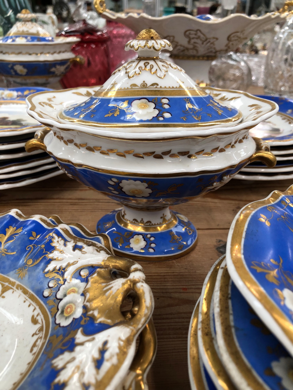 A 19th C. ENGLISH PORCELAIN DESSERT SERVICE PAINTED WITH LANDSCAPES WITHIN GILT BLUE BANDS - Image 10 of 27