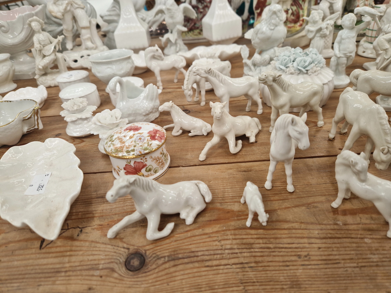 A QUANTITY OF WHITE GLAZED WARES AND FIGURES TOGETHER WITH STAFFORDSHIRE HORSES AND A FIGURE OF - Image 5 of 10