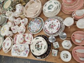 SUSIE COOPER, WEDGWOOD, CROWN DERBY AND COLCLOUGH TEA AND DINNER WARES, ETC.