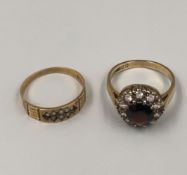 A VICTORIAN 9ct HALLMARKED RING DATED 1891 BIRMINGHAM, FINGER SIZE M, TOGETHER WITH A 9ct HALLMARKED