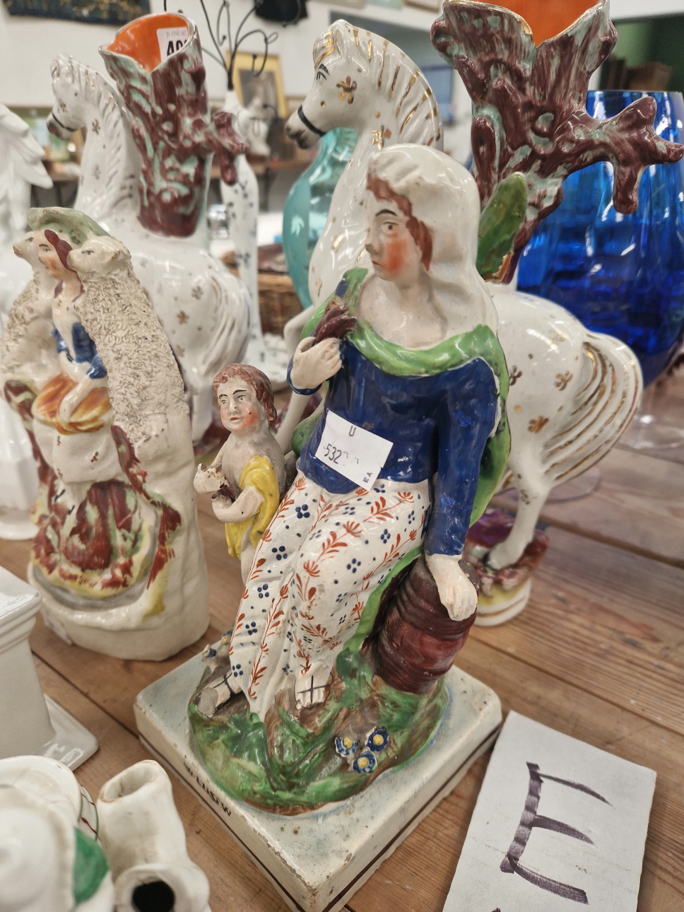 A QUANTITY OF WHITE GLAZED WARES AND FIGURES TOGETHER WITH STAFFORDSHIRE HORSES AND A FIGURE OF - Image 9 of 10