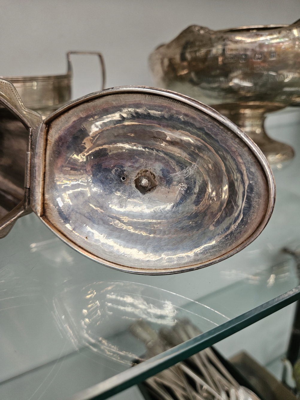 A GEORGIAN SILVER TEAPOT, A CREAMER AND A LARGE SUGAR BOWL. - Image 18 of 20