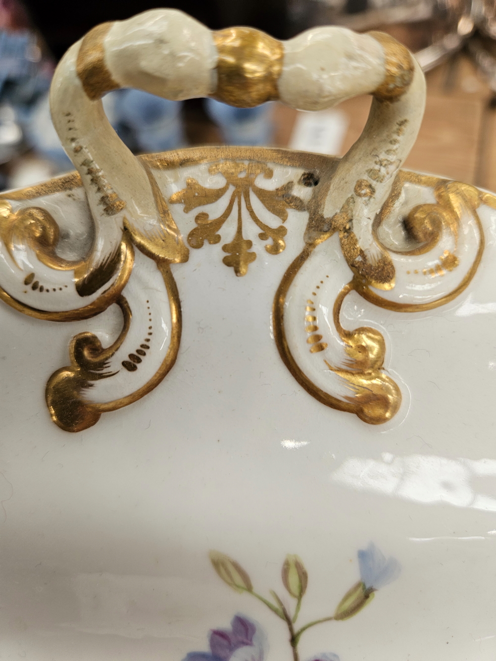 A FINE EARLY 19th C. PORCELAIN DESSERT SERVICE, HAND PAINTED WITH NAMED FLORAL BOTANICAL SPECIMENS - Image 48 of 58