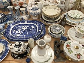 BLUE AND WHITE AND OTHER CERAMICS, THREE CLOCKS, WRISTWATCHES, KEYS, ETC