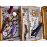 A COLLECTION OF JEWELLERY AND WATCHES TO INCLUDE A HALLMARKED SILVER SEVEN BAR GATE BRACELET, A