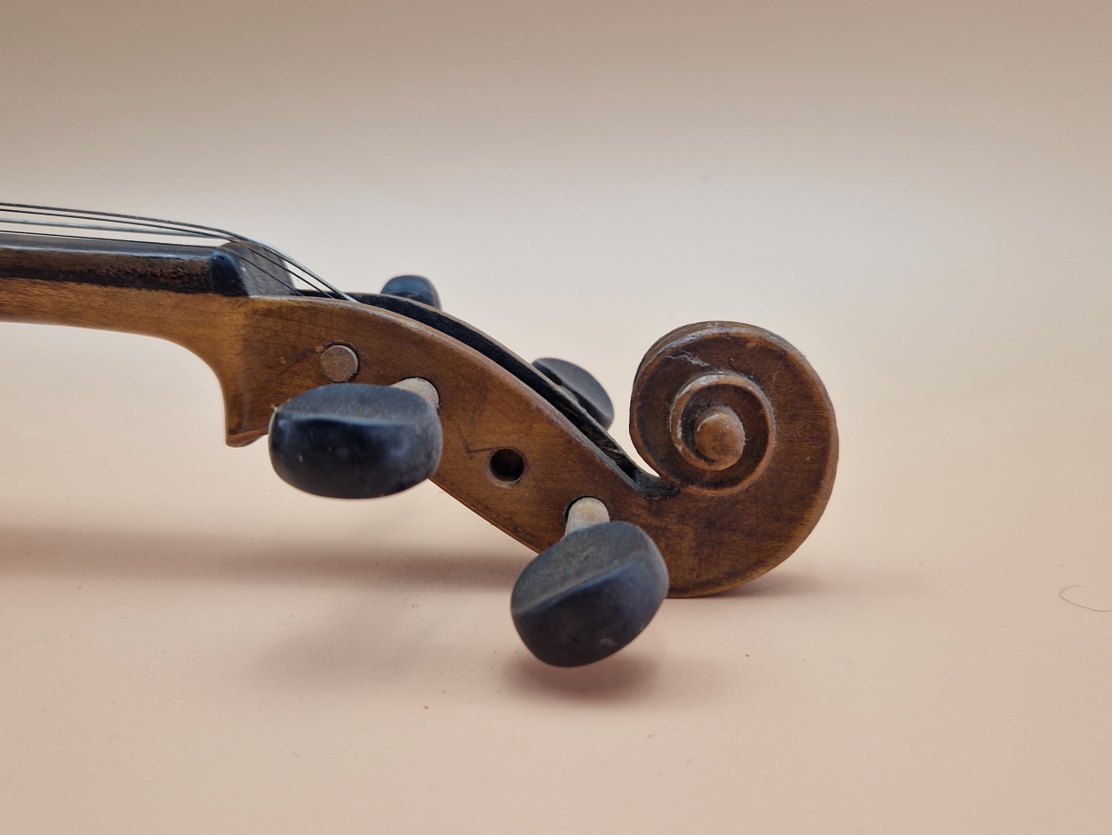 A VIOLIN AND BOW, THE BACK OF THE FORMER. 34CMS. - Image 6 of 8