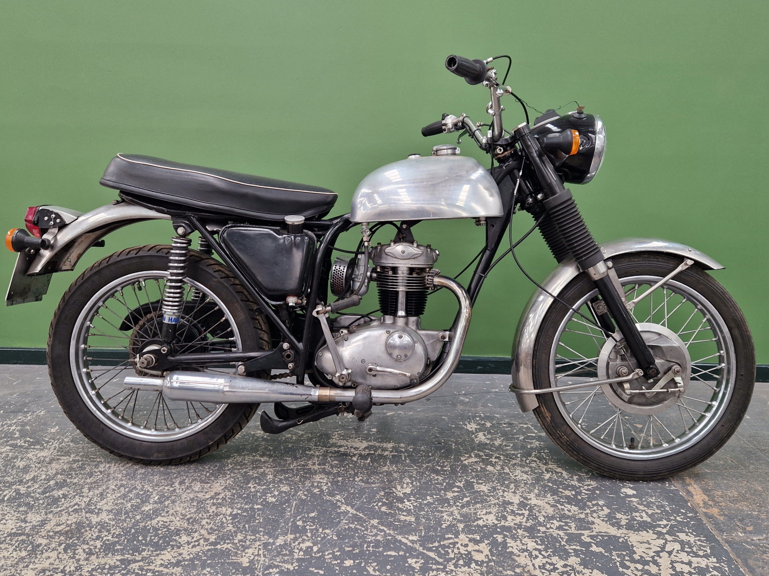 BSA C15- 250 CC MOTORCYCLE C. 1962. C/W V5 - Image 2 of 4