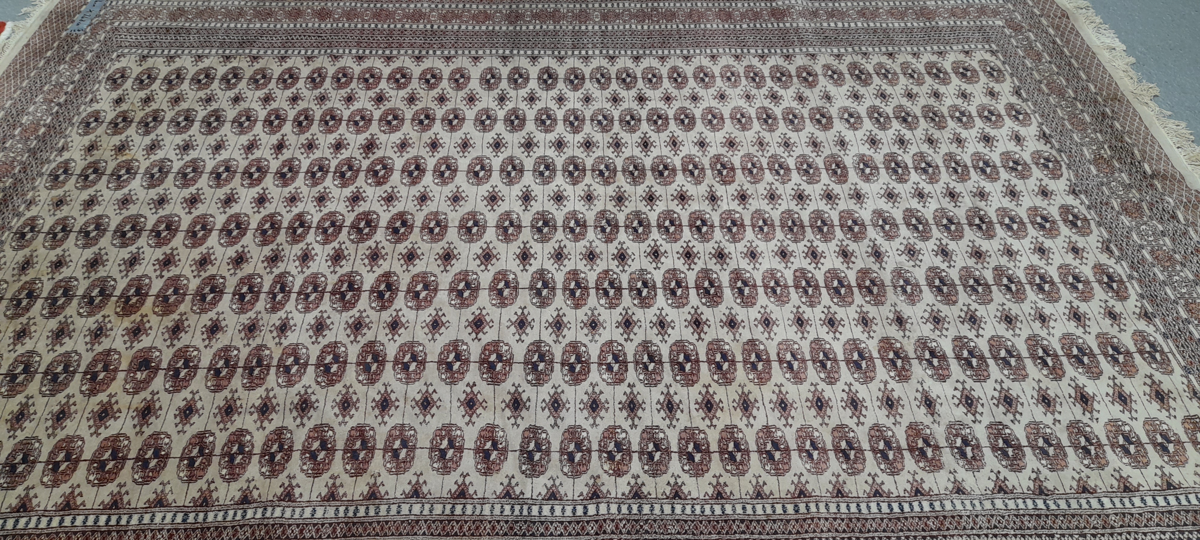 AN ORIENTAL CARPET OF BOKHARA DESIGN 334 x 248 cm - Image 2 of 6