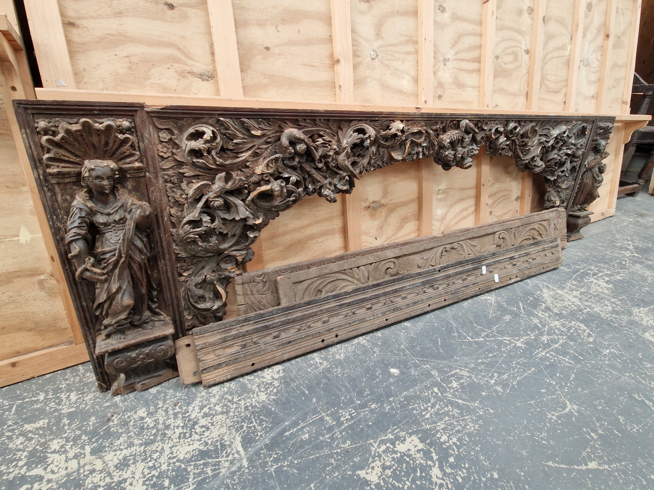 AN ANTIQUE 18TH/19TH CENTURY FRIEZE ARCH CARVED IN DELICATE DEEP RELIEF. - Image 2 of 10