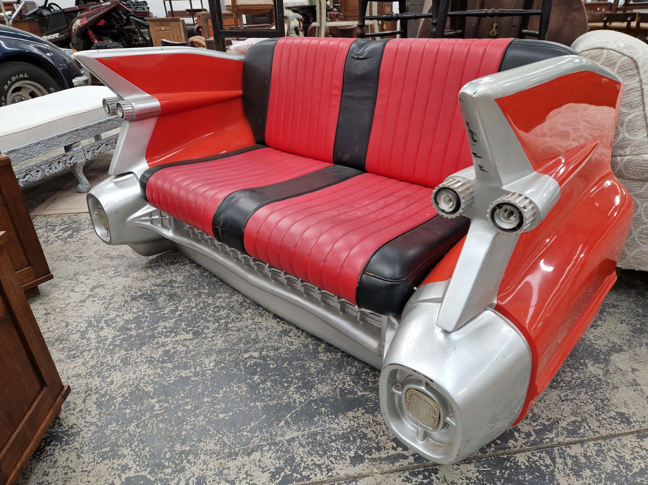 A MID CENTURY STYLE DINER SEAT FORMED AS THE TAIL END OF A CADILLAC - Image 2 of 4