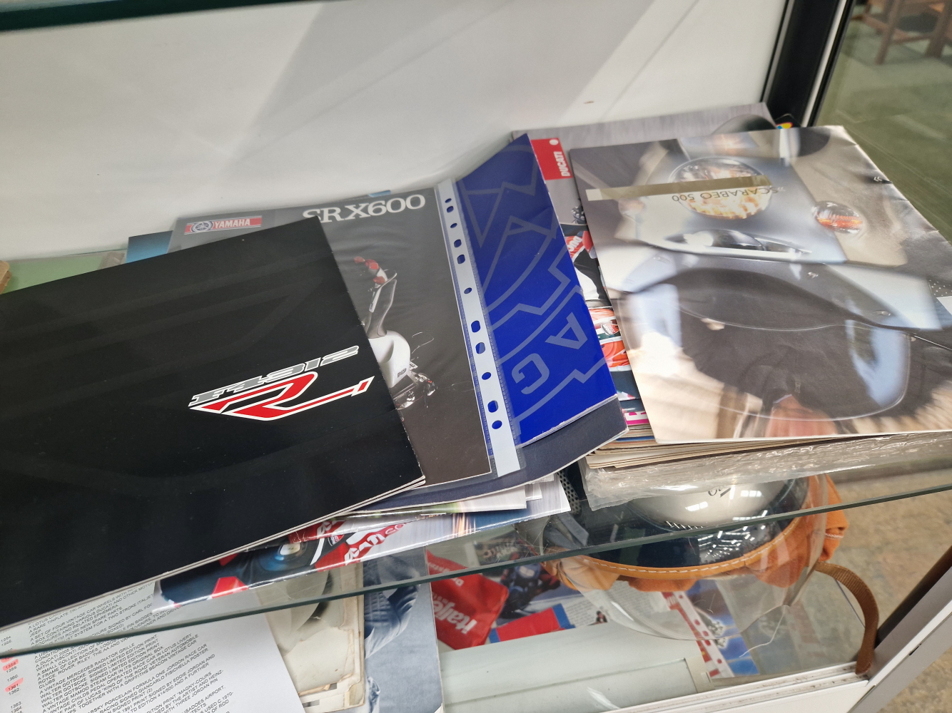 A BOX CONTAINING VARIOUS DUCATI AND OTHER MOTORCYCLE BROCHURES AND RELATED EPHEMERA. - Image 2 of 3