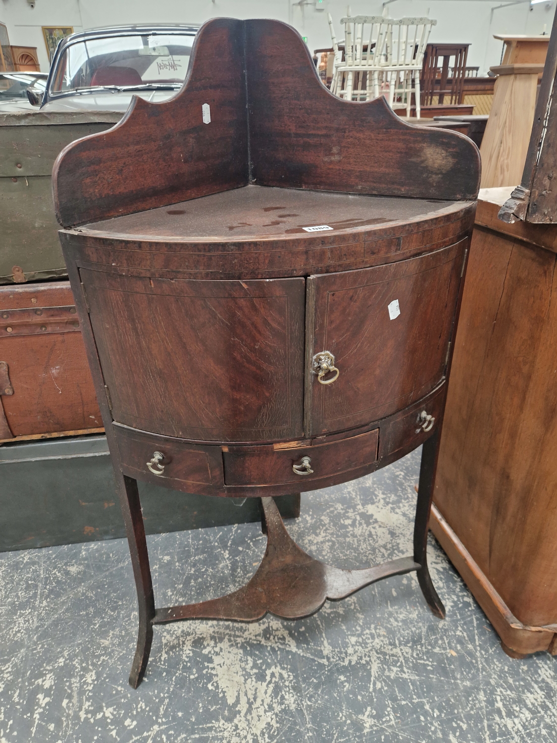 A REGENCY MAHOGANY CORNER WASH STAND.