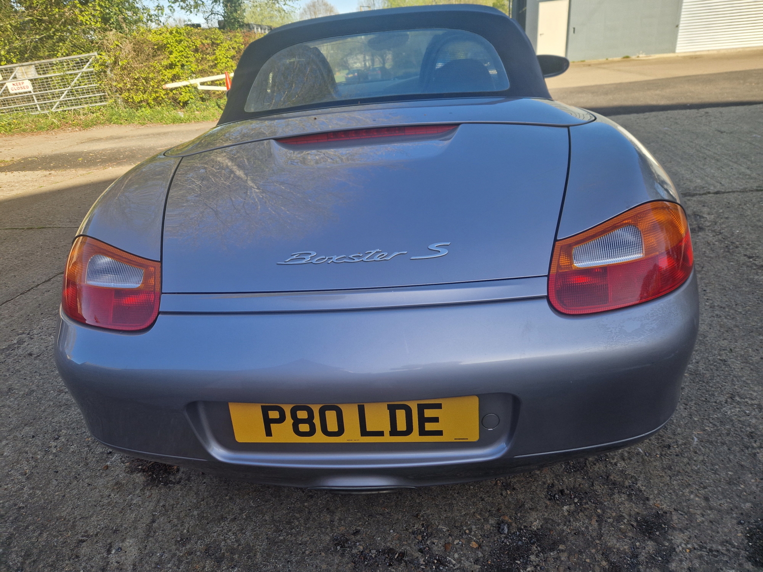 PORSCHE BOXTER CONVERTIBLE 2002. 129,000 MILES. NEW MOT. MUCH SERVICE HISTORY, OWNERS MANUAL. GOOD - Image 7 of 7