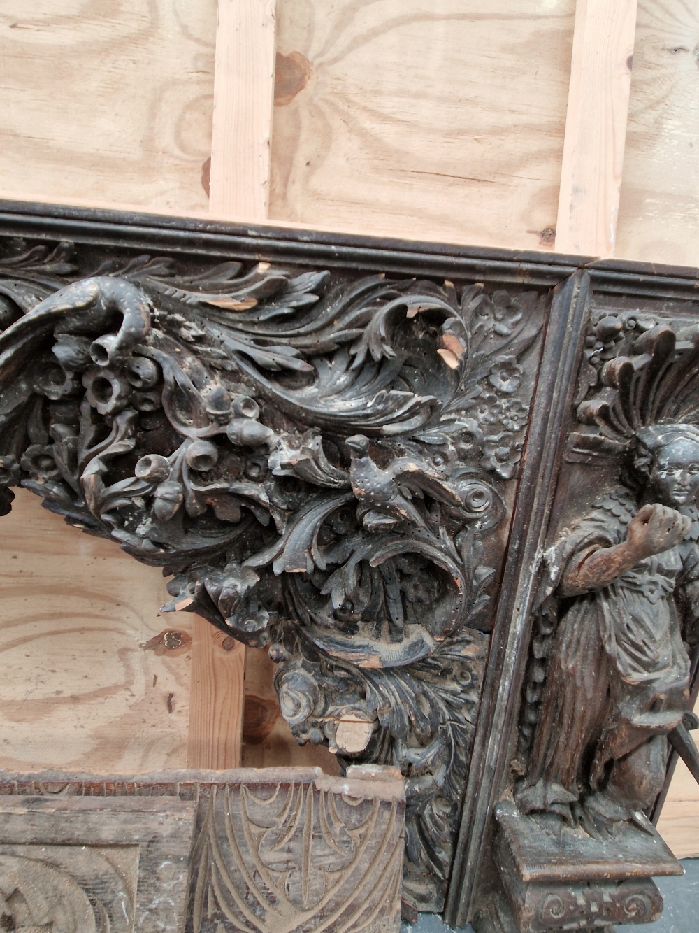 AN ANTIQUE 18TH/19TH CENTURY FRIEZE ARCH CARVED IN DELICATE DEEP RELIEF. - Image 8 of 10