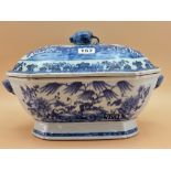 AN 18th C. CHINESE BLUE AND WHITE SOUP TUREEN AND COVER PAINTED ON EACH SIDE OF THE LOTUS SEED POD