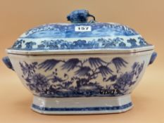 AN 18th C. CHINESE BLUE AND WHITE SOUP TUREEN AND COVER PAINTED ON EACH SIDE OF THE LOTUS SEED POD