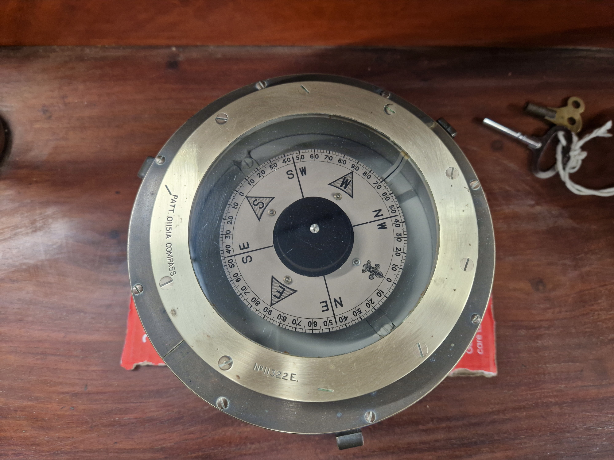 A SMITHS ATLAS SHIPS BRASS CASED WALL CLOCK TOGETHER WITH A SHIPS COMPASS - Image 3 of 4