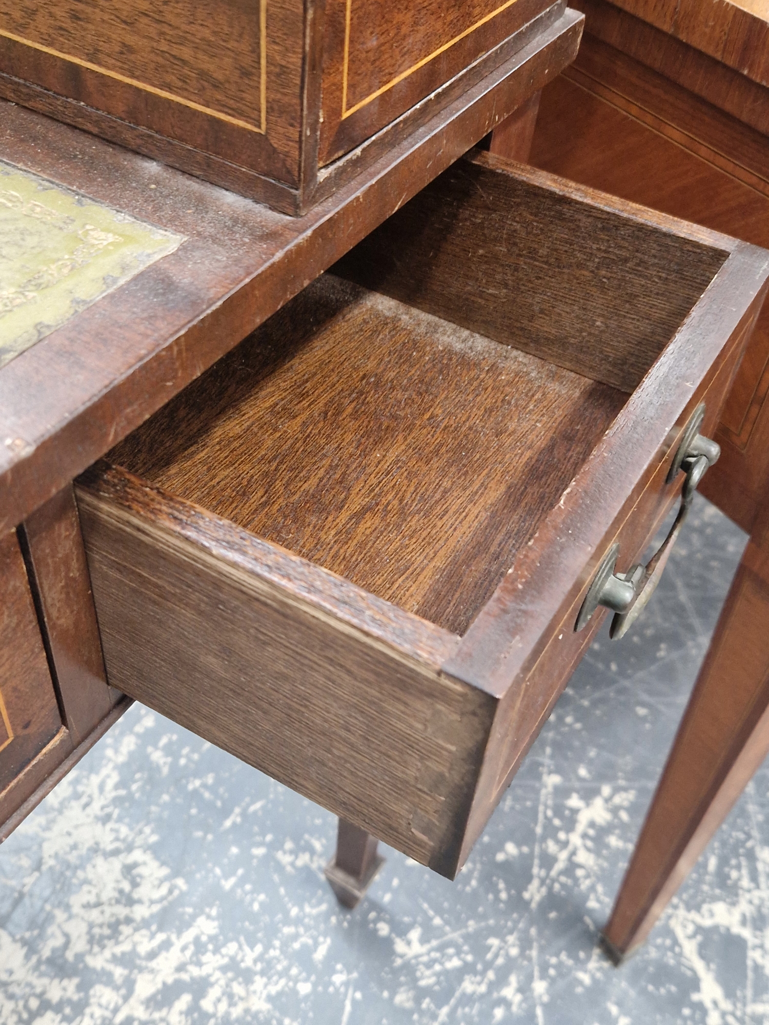 A MAHOGANY CARLTON HOUSE DESK, THE GALLERIED BACK ABOVE FIVE LINE INLAID DRAWERS BEFORE THE GREEN - Image 10 of 10