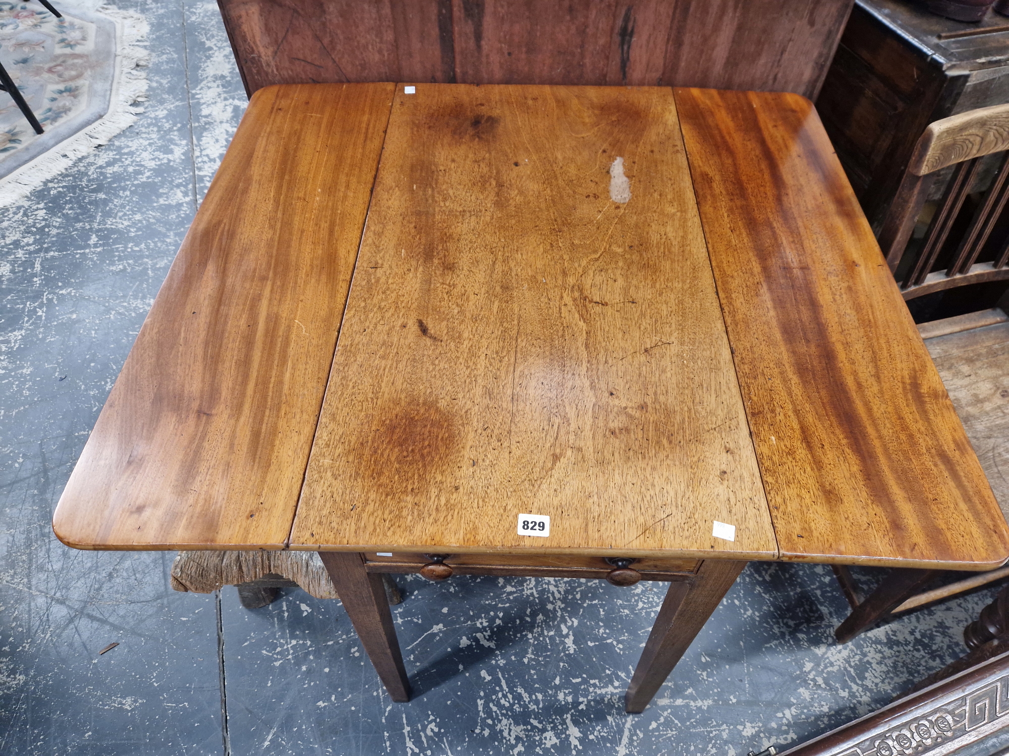 A 19th C. MAHOGANY PEMBROKE TABLE WITH A DRAWER ABOVE THE TAPERING SQUARE LEGS - Image 2 of 4